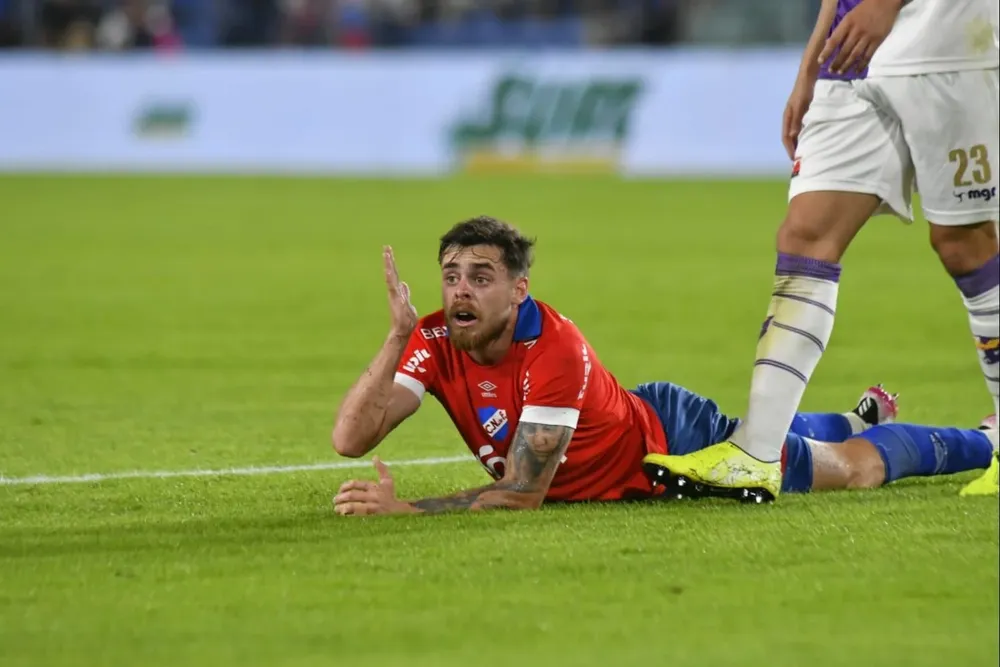 Nacional recibe a Fénix