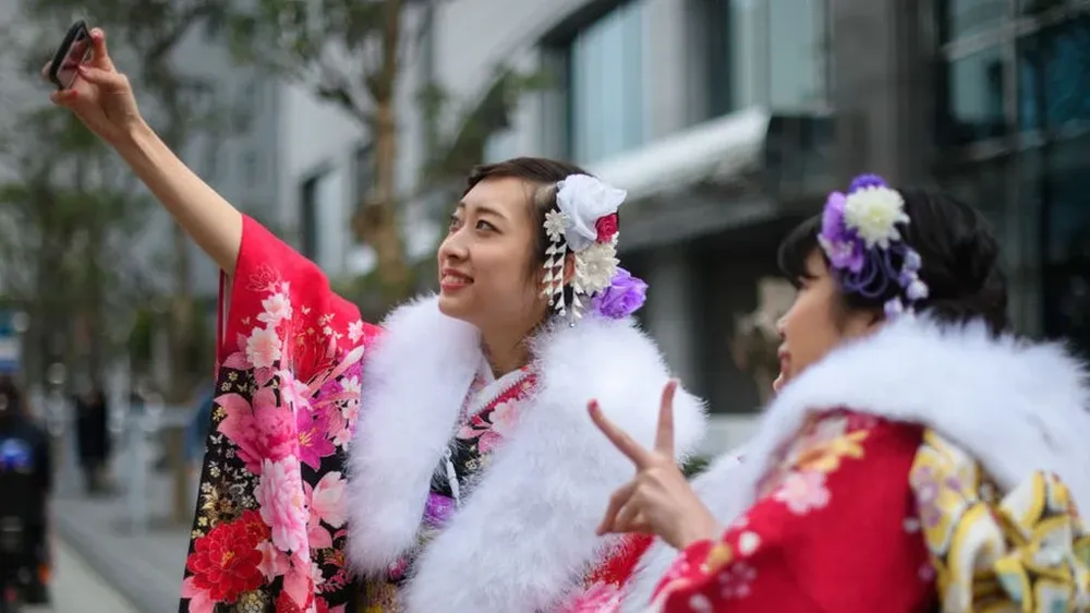 Los nuevos adultos en Japón podrán hacer algunas cosas pero no otras.