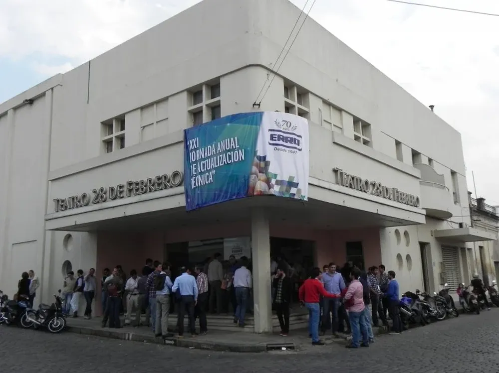 La actividad se realizó en el teatro 28 de Febrero.