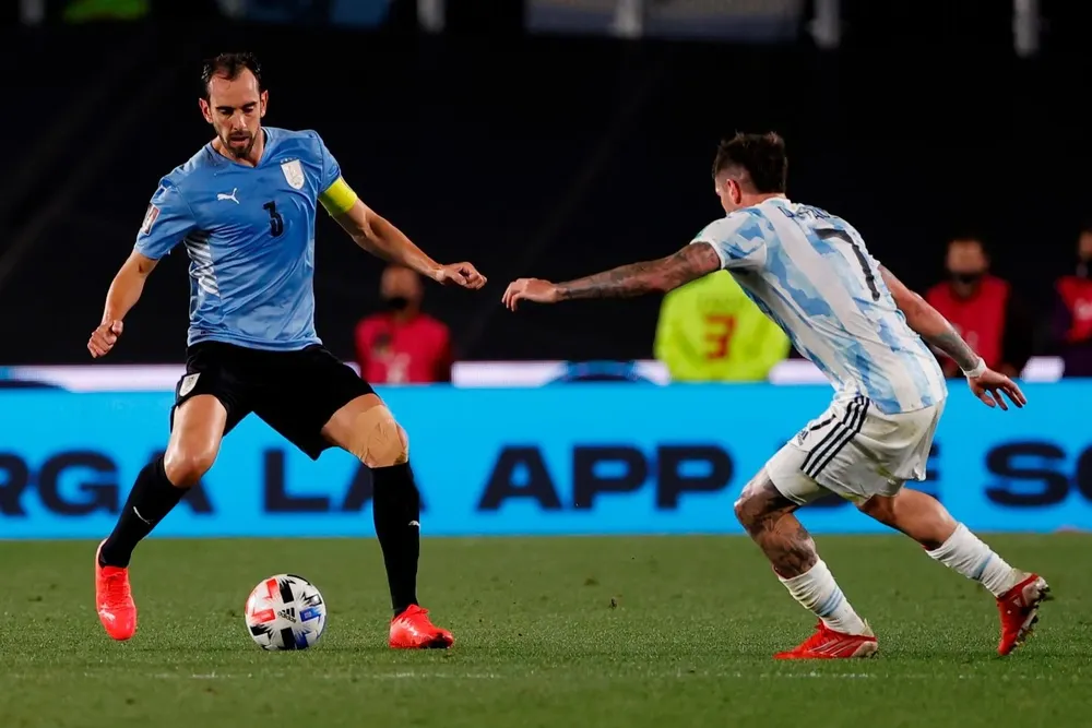 Diego Godin sigue sumando partidos con la selección nacional