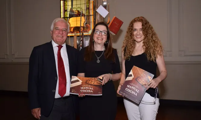 Michelle Altieri, Mónica González y Gloria Sánchez