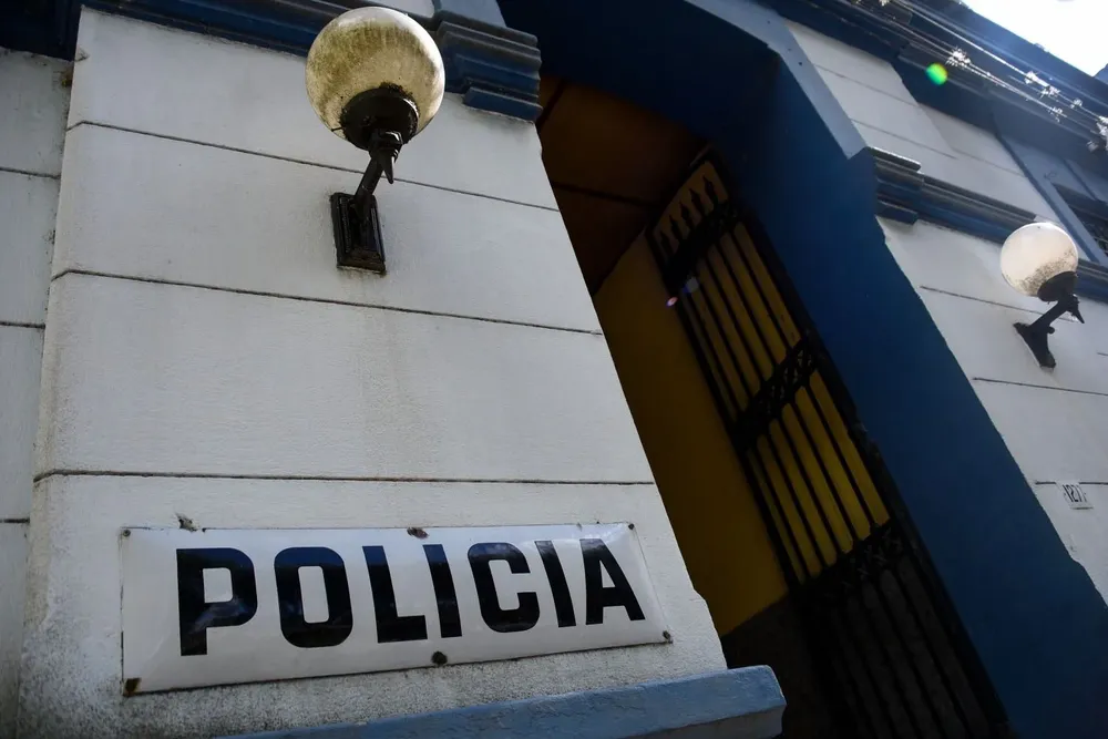 Policía