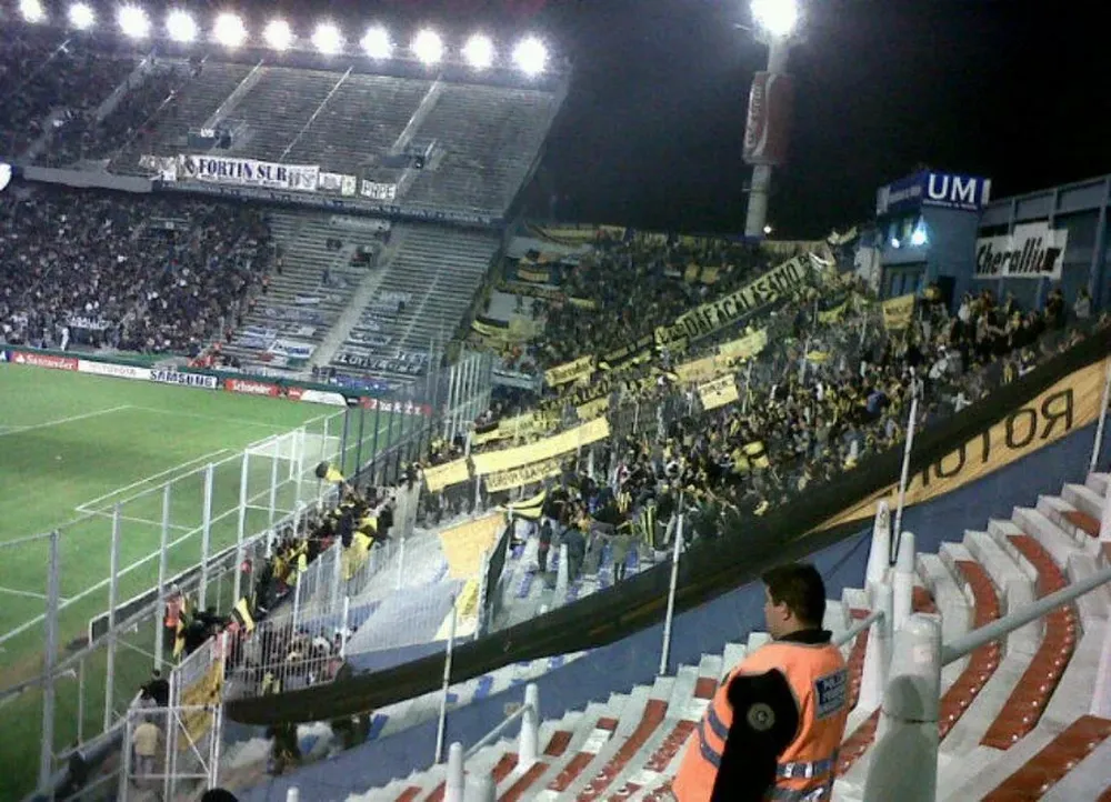 La gente ya copa la popular visitante
