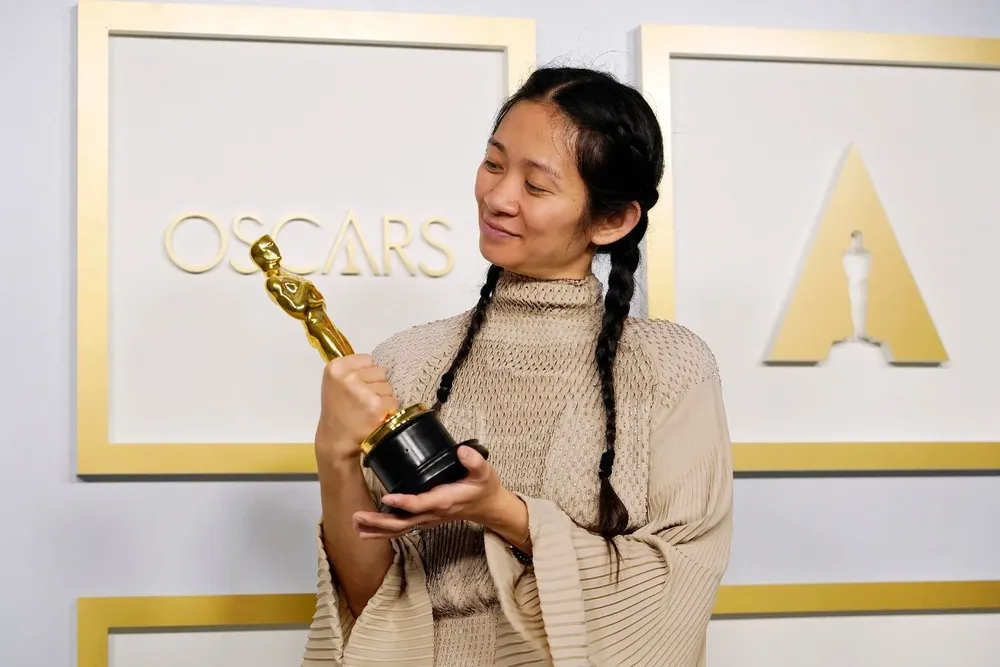 Chloe Zhao es la segunda mujer en la historia de los Oscar en ganar a Mejor dirección