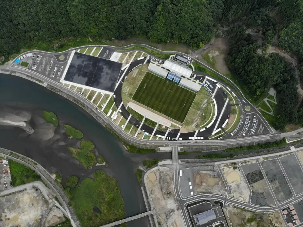 El estadio está ubicado en una zona que fue arrasada por el tsunami de 2011