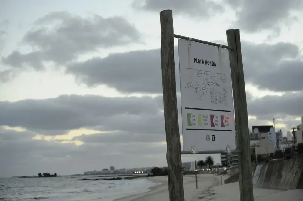 La playa Honda, en Malvín, es una de las tres que tiene grave riesgo de erosión