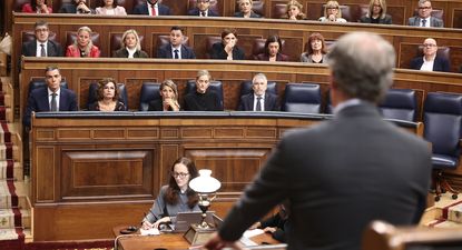 Núñez Feijóo exige a Sánchez rebajar el IRPF y lo acusa de radicalmente conflictivo por la guerra en Irán