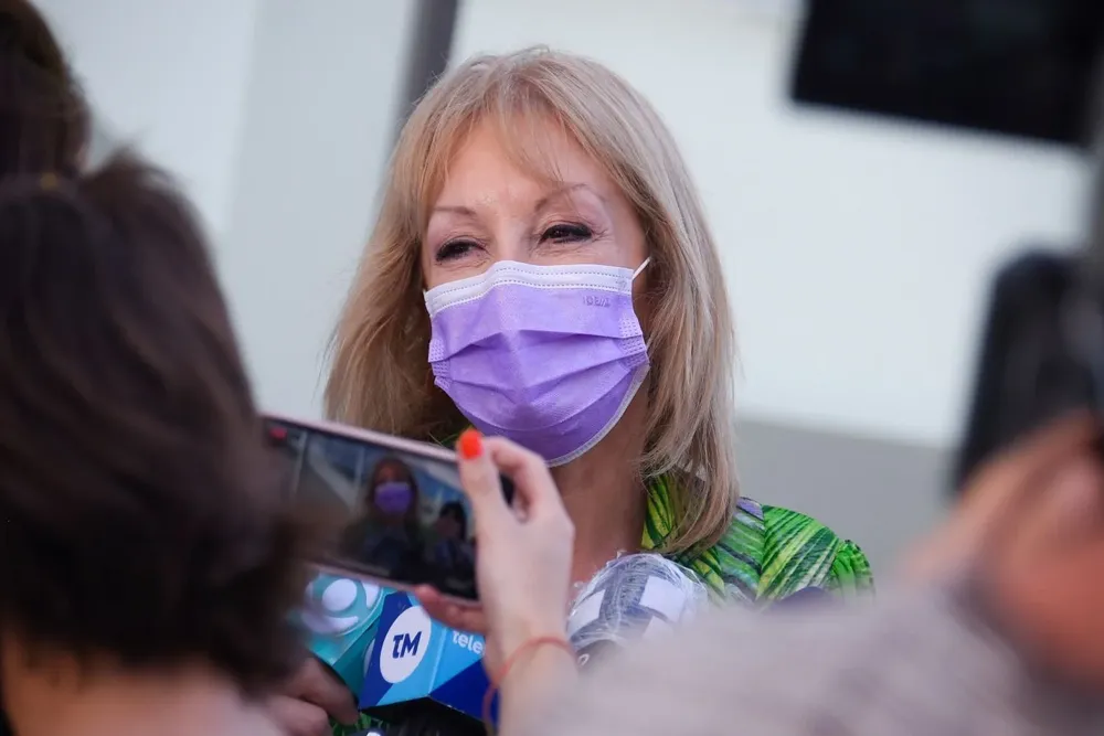 La intentena de Montevideo indicó que estuvo con una persona que dio positivo al test de coronavirus.