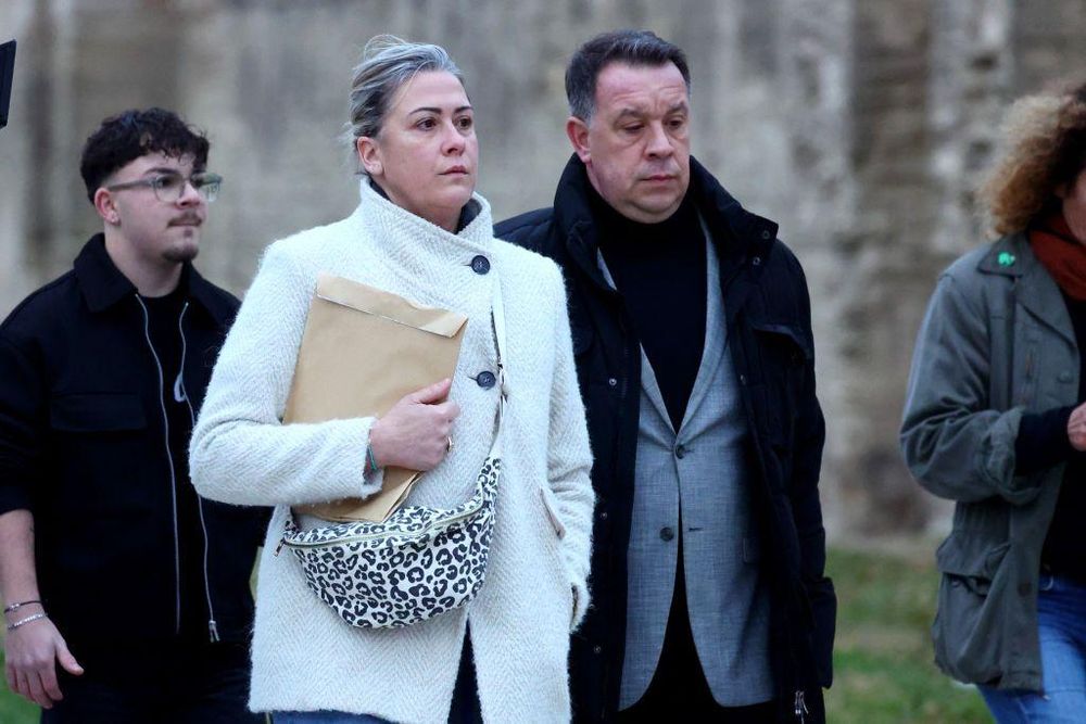 Dominique Pelicot ha negado que hubiera violado a su hija Caroline (en la imagen), pero hay evidencias que apuntan en otra dirección.