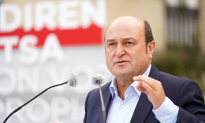 El presidente del EBB, Andoni Ortuzar, durante un acto de campaña de EAJ-PNV,