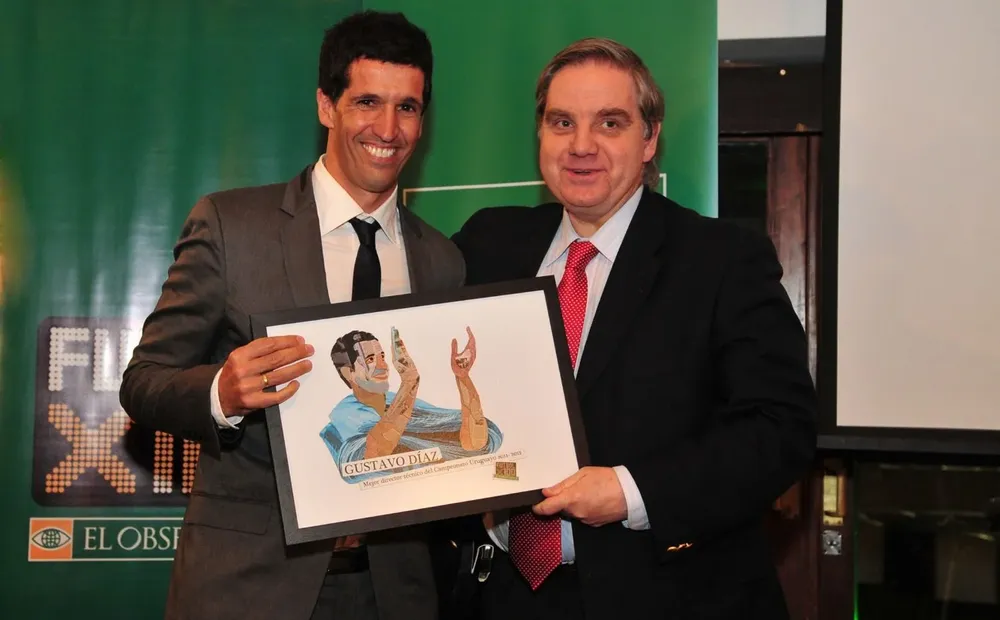 Gustavo Díaz y Ricardo Peirano en la entrega de premios de Fútbolx100