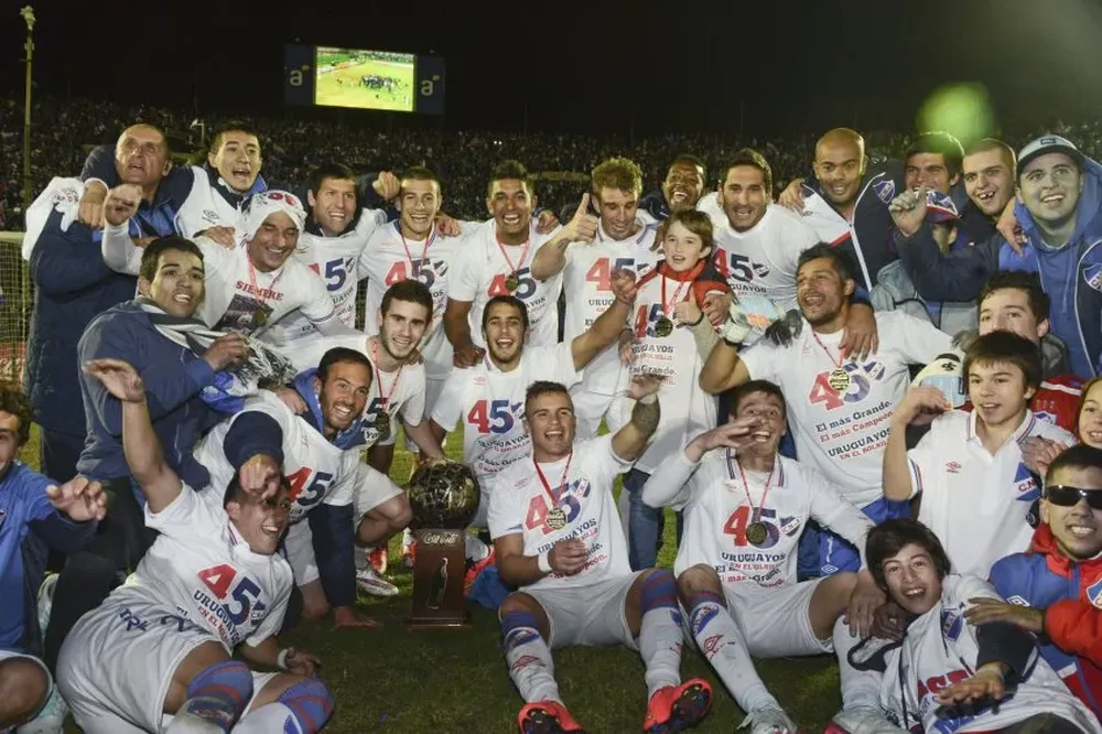 Los campeones recibirán la copa el 5 de agosto.