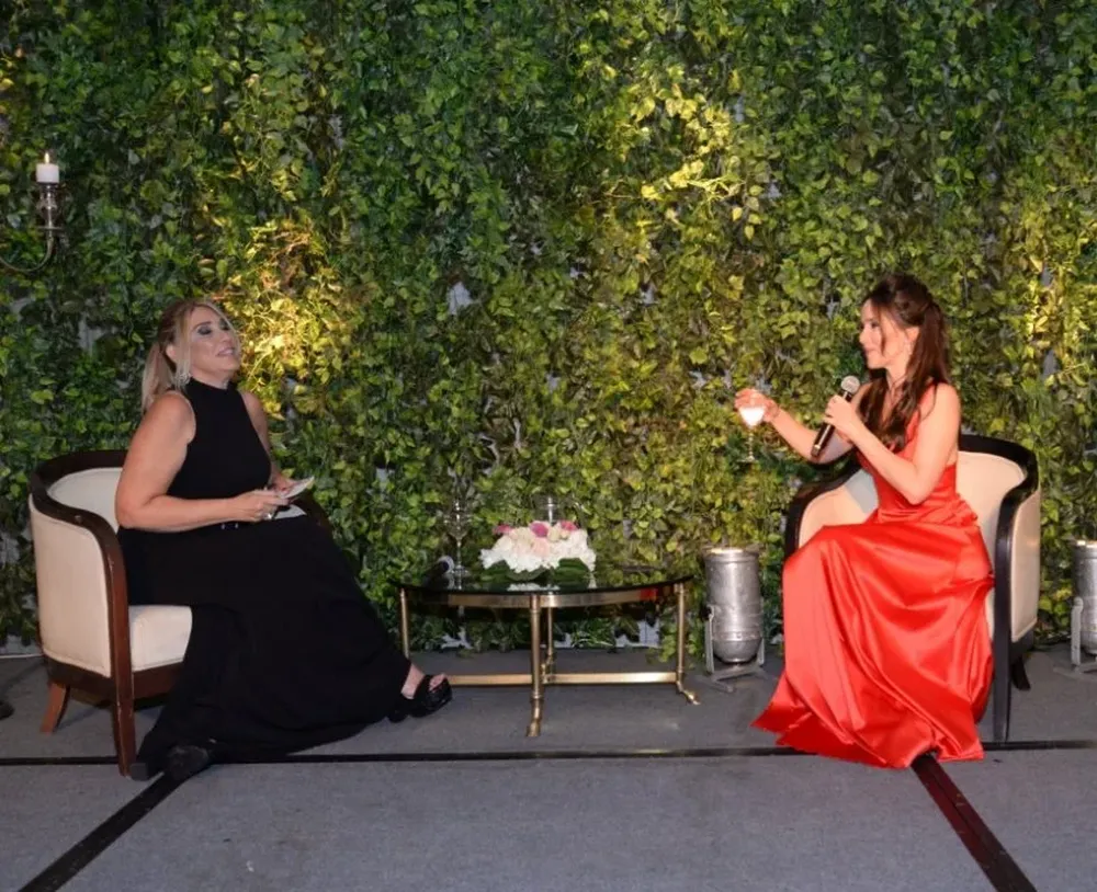 Elena Tejeira entrevistó a Natalia Oreiro durante la cena de gala de cierre del congreso