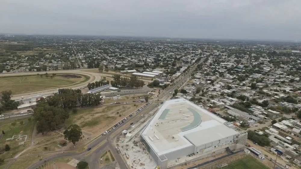Vista aérea de Las Piedras Shopping, que se encuentra finalizando su construcción