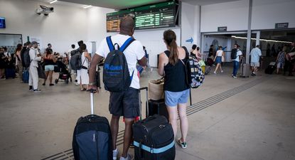 Por la interrupción del tren de Alta Velocidad Madrid-Galicia, habilitan servicios especiales para los pasajeros afectados