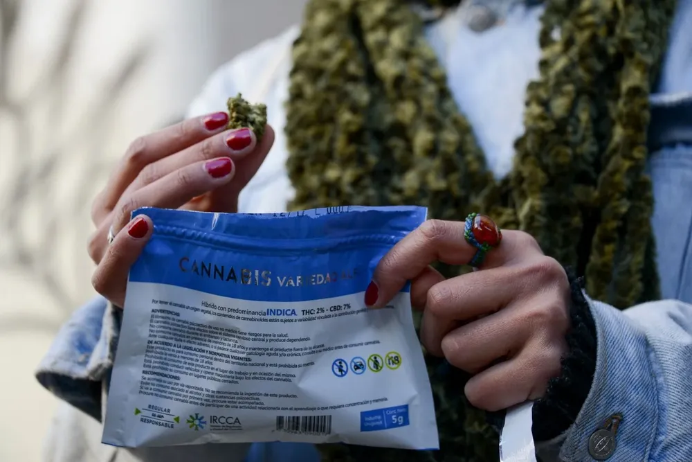 El IRCCA regula la venta en farmacias