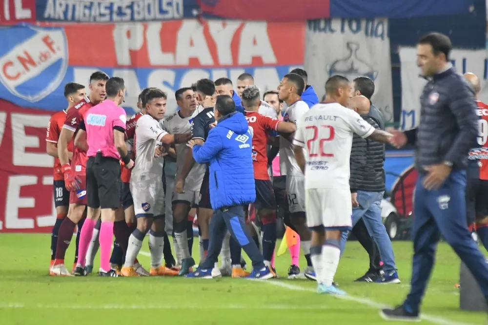 El tumulto por la roja a Repetto