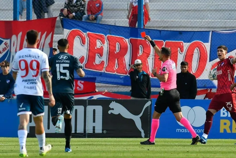 Roja para Lozano