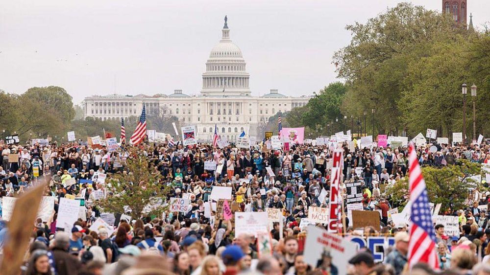 Los manifestantes se concentraron en el Monumento a Washington, cerca de la Casa Blanca.