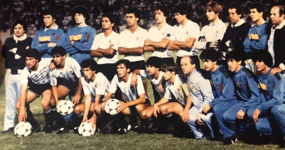 La selección de Uruguay juvenil a la que defendió Gustavo Matosas como capitán en Qatar 1986 con José Luis Ayala como entrenador; entre otros, aparecen Gustavo Poyet, Jorge Goncalves, Daniel Vidal, Mario Orta, Óscar Ferro, Gabriel Correa y Miguel Santos