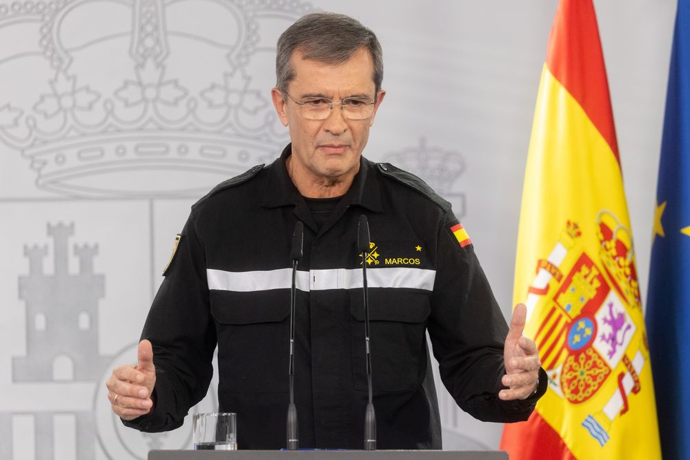 El general jefe de la UME, Francisco Javier Marcos,, durante una rueda de prensa.