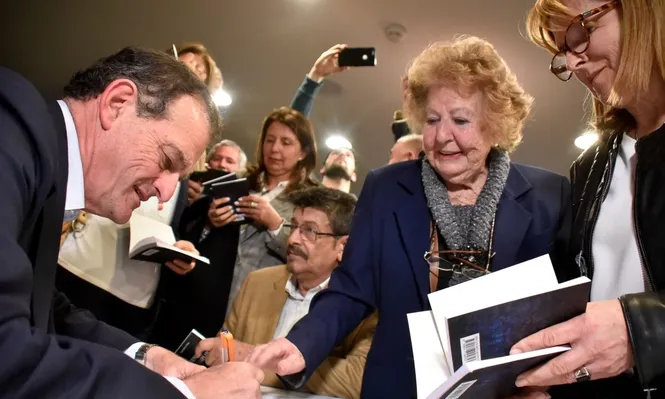 El caudillo Manini presentó su libro para desmentir dichos del fango electoral