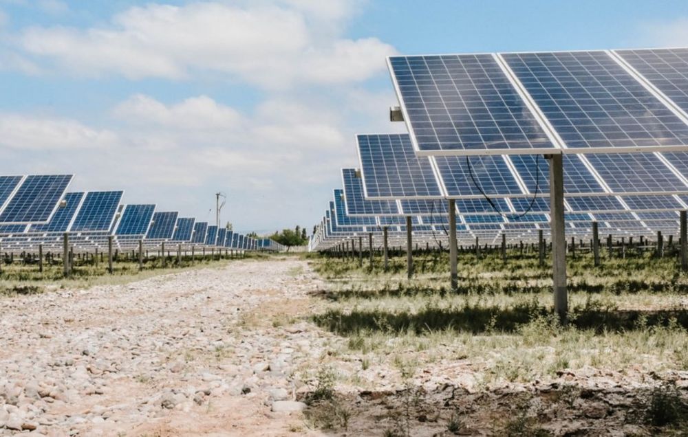 El Parque Solar El Quemado, ubicado en Mendoza, tendrá una capacidad instalada final de 305 megavatios (MW).