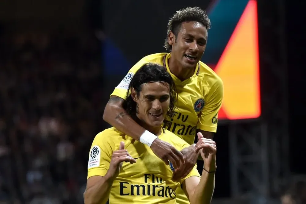 El festejo de Cavani y Neymar