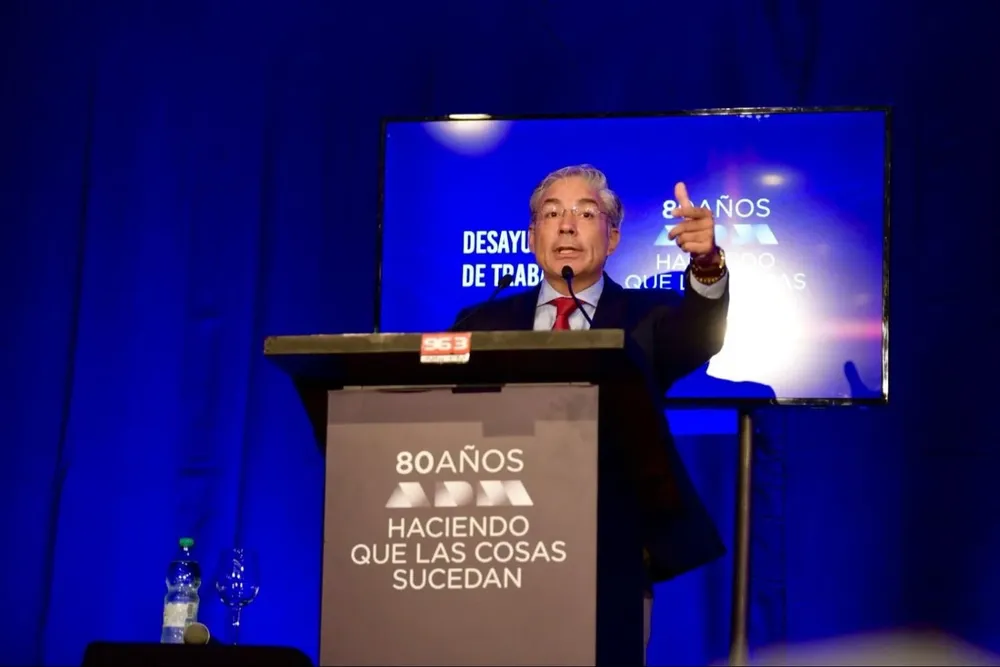 Robert Silva en un Desayuno de Trabajo de ADM