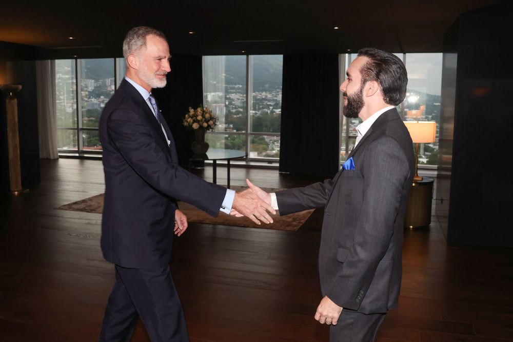 El Rey de España, Felipe VI, y el presidente de El Salvador, Nayib Bukele.
