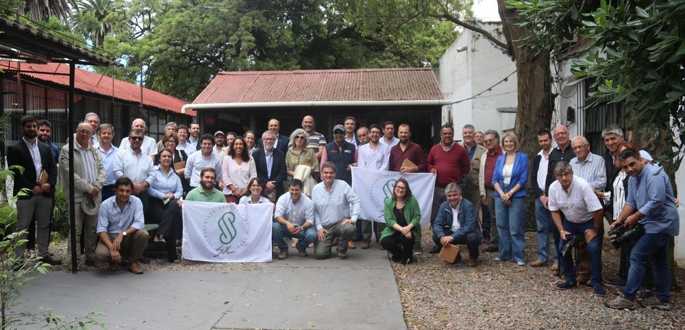 La actividad se desarrolló en la Sala de Conferencias de la ARU en la Rural del Prado.