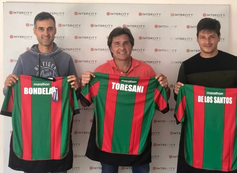Julio César Toresani y su cuerpo técnico: Gastón De los Santos y Luis Bondelas