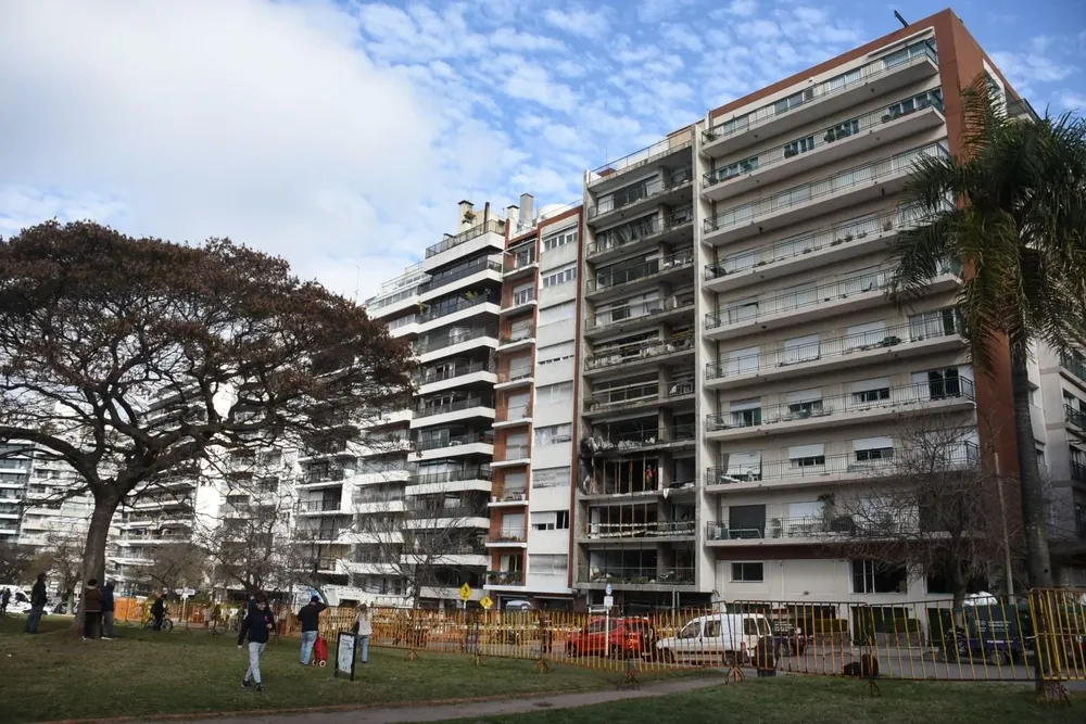 El día después de la explosión en el edificio de Villa Biarritz