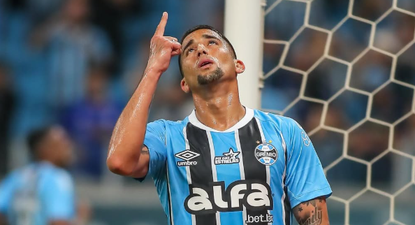 Kike Olivera volvió a jugar en Gremio