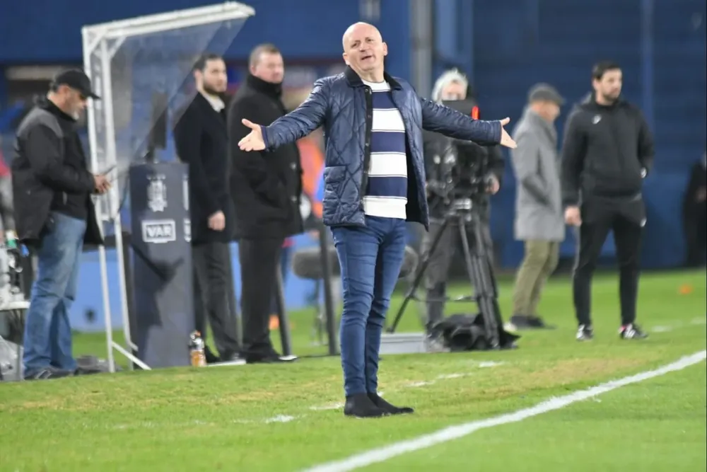 Pablo Repetto se queja porque Plaza no deja jugar