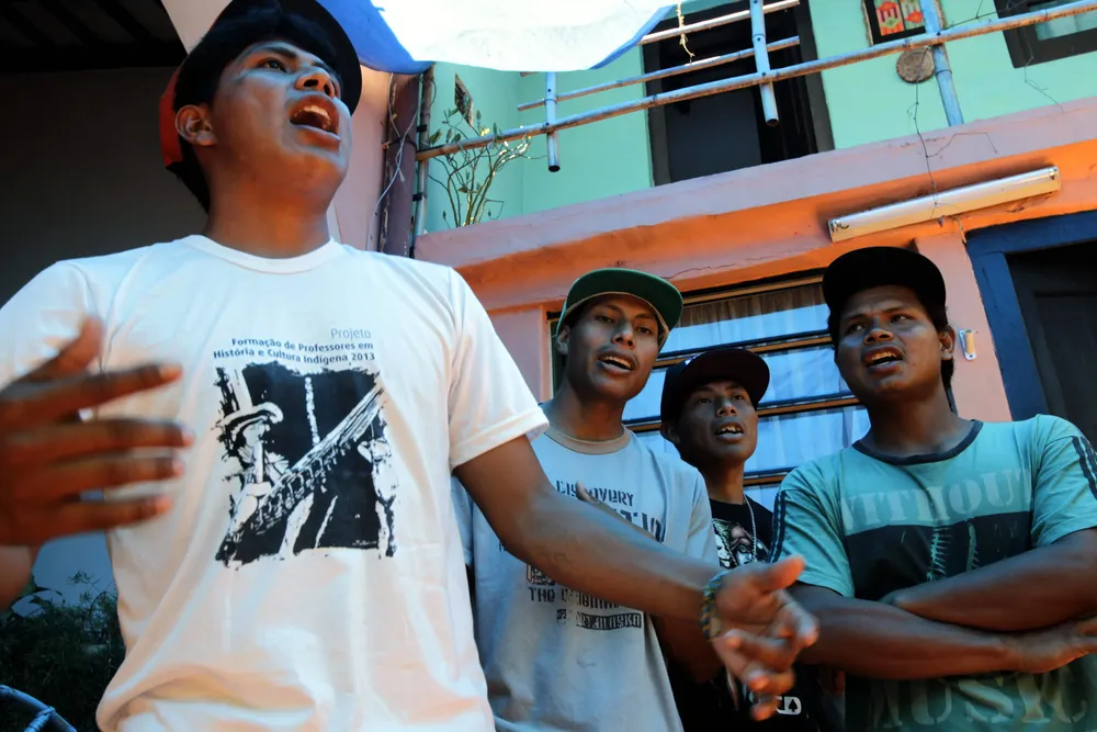 El grupo de rap guaraní Bro Mcs