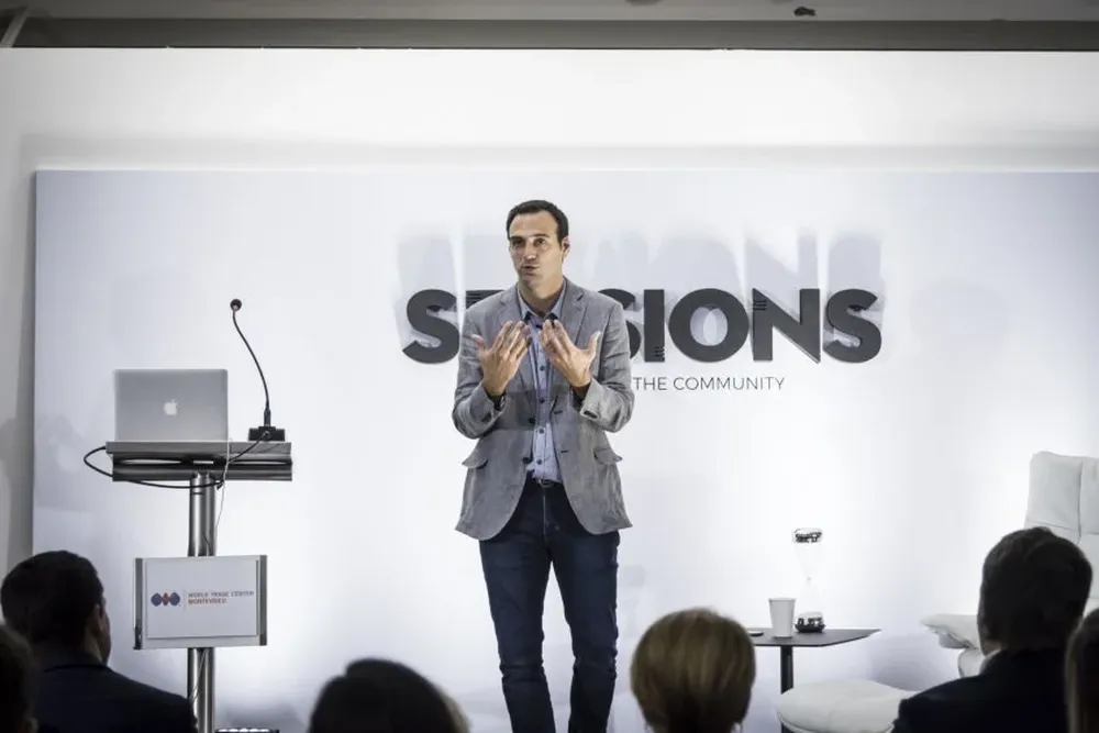 Speaker Facundo Ponce de León