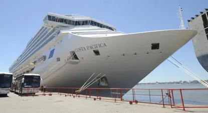 El crucero Costa Pacífica, propiedad de la compañía italiana Costa Cruceros, arribó este sábado a Montevideo