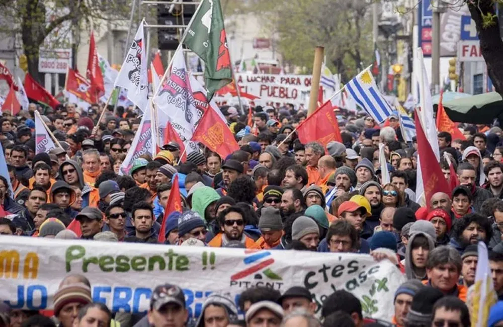 El PIT-CNT logró convencer al gobierno de cambiar las pautas. D. Battiste