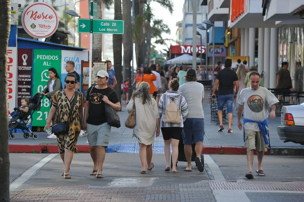 Avenida Gorlero recibió el 2023 con sus calles colmadas de turistas