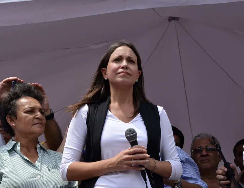 La exdiputada y actual candidata María Corina Machado se opone a la asistencia de la Comisión Nacional Electoral a la interna de la oposición.
