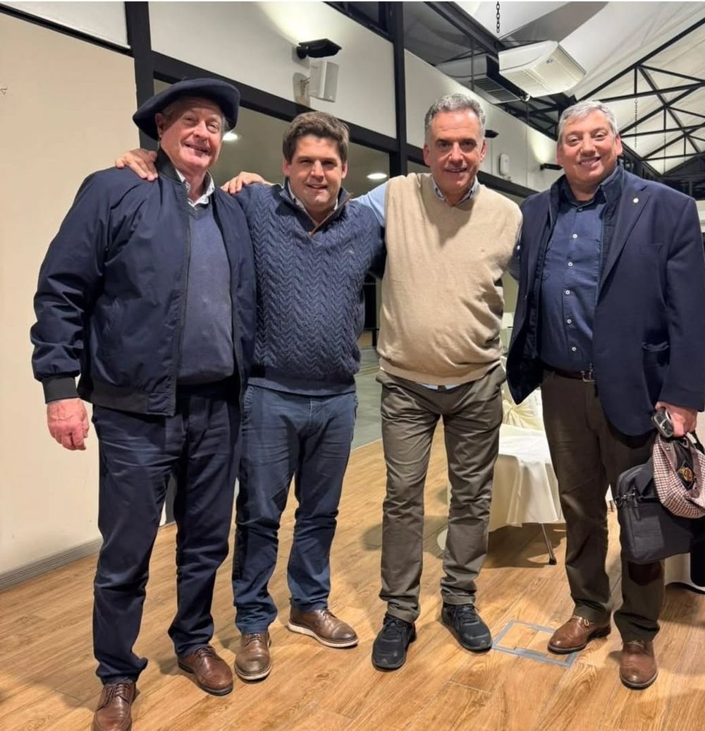 Guillermo Besozzi, Felipe Algorta, Yamandú Orsi y Carlos Enciso en la Residencia de Suárez