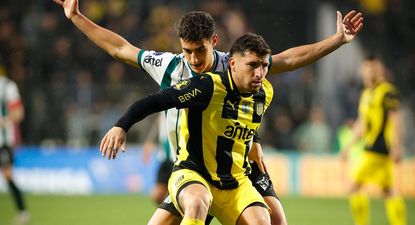 Eric Remedi de Peñarol ante Racing