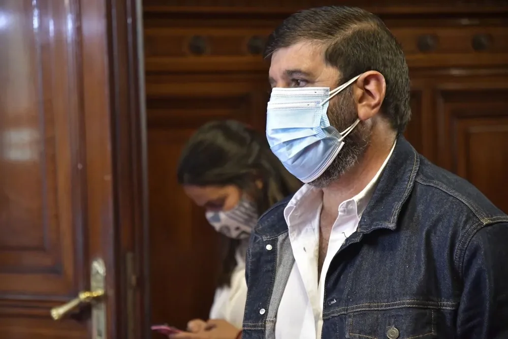 La recolección de firmas contra la LUC suma unas 572 mil adhesiones cuando restan dos semanas para que venza el plazo