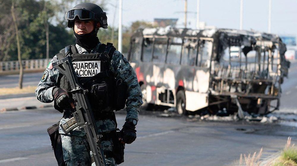 Grupos del crimen organizado respondieron violentamente a un operativo en Jalisco para detener a un objetivo de seguridad prioritario.