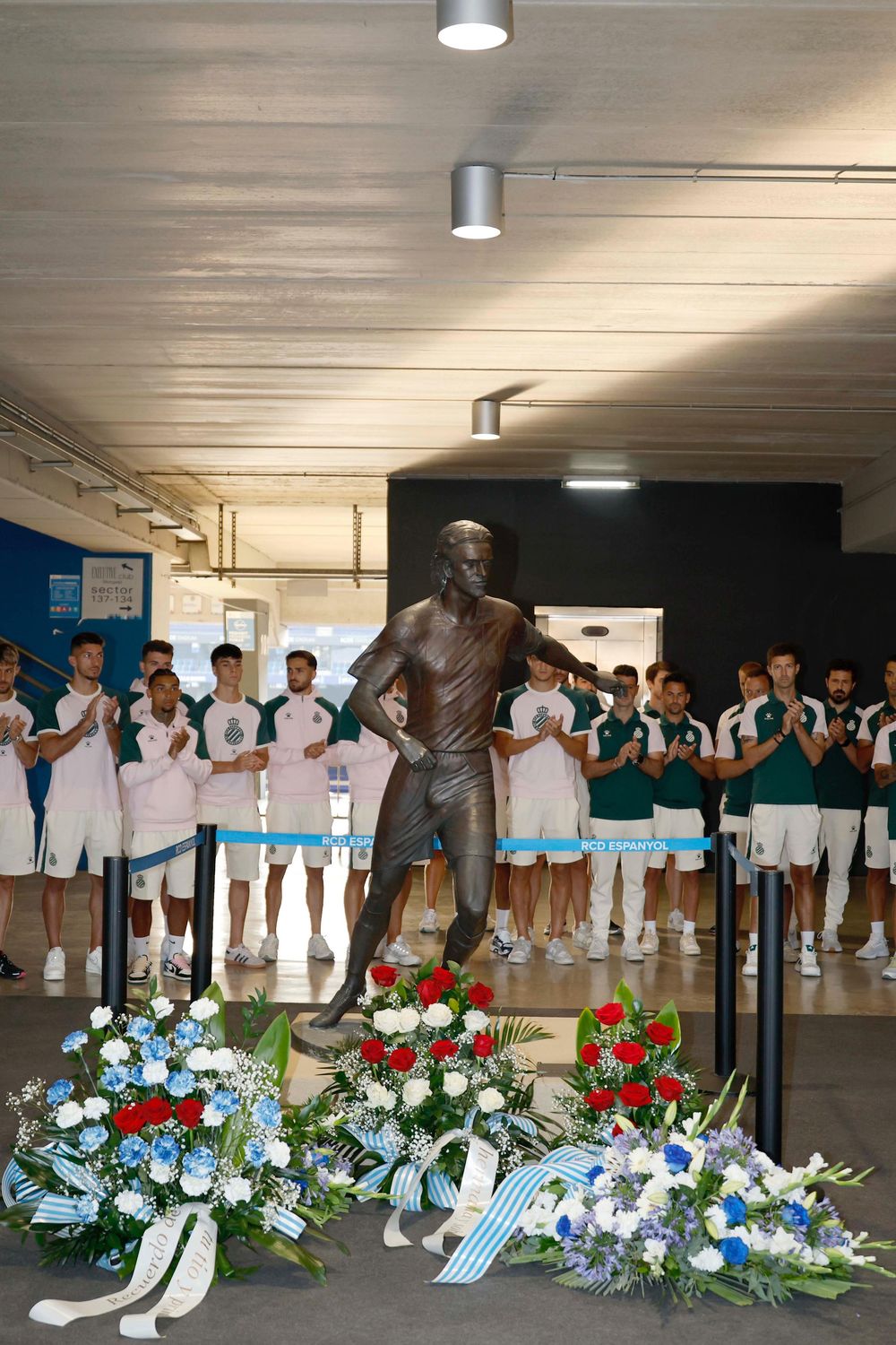 El homenaje de Espanyol a Dani Jarque con el uruguayo Leandro Cabrera, uno de sus capitanes