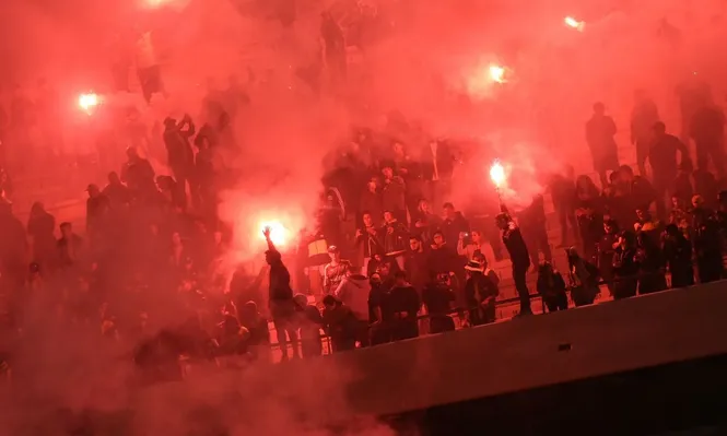 Los hinchas de Peñarol encendieron bengalas&nbsp;