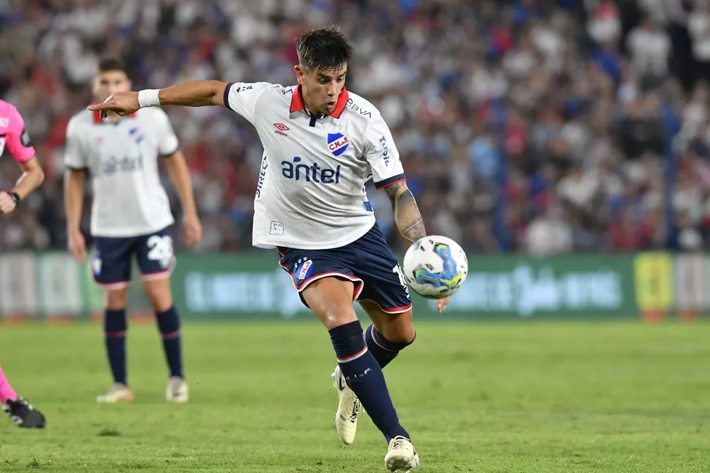 Alexis Castro vuelve a ser titular en Nacional frente a Fénix