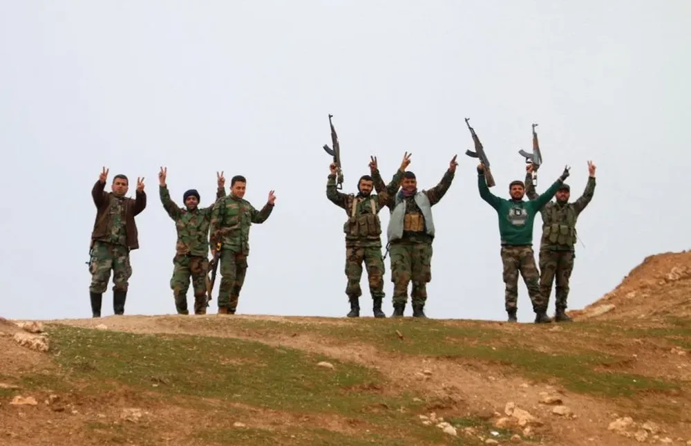En Siria, donde se desarrolla una compleja guerra civil, el EI toma parte activa