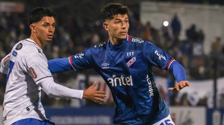 Paolo Calione de Nacional ante Paysandú FC